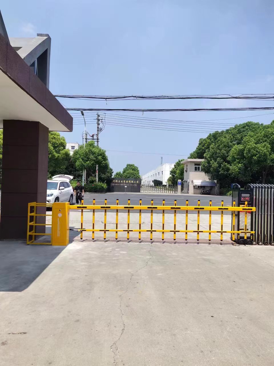 仪征市道闸